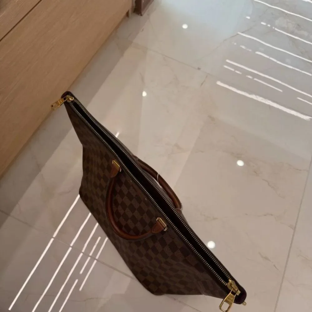 Louis Vuitton Women Pre-Loved Bag Very Good Condition